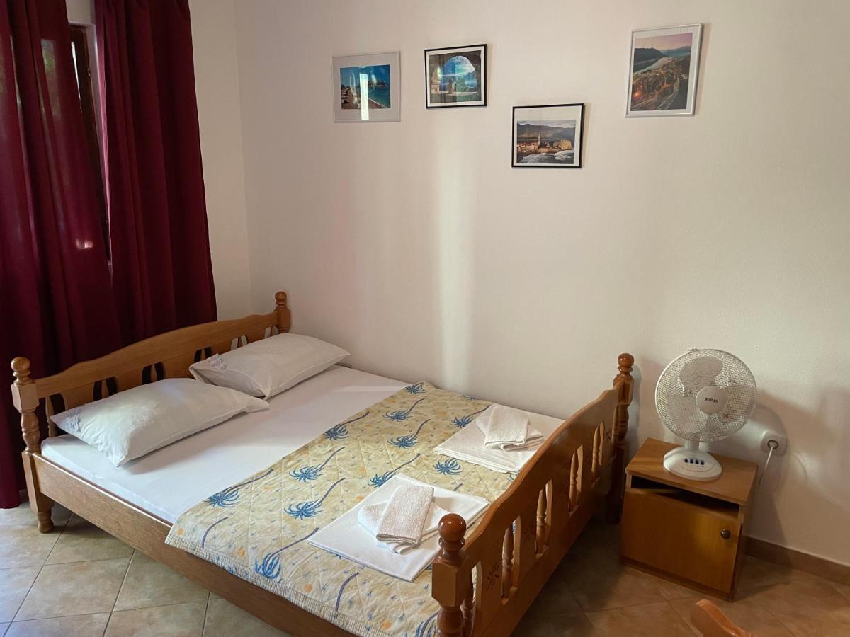 Apartmani Ivana Tivat Exterior photo