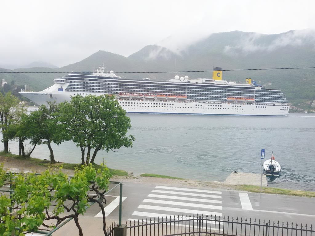 Apartmani Ivana Tivat Exterior photo