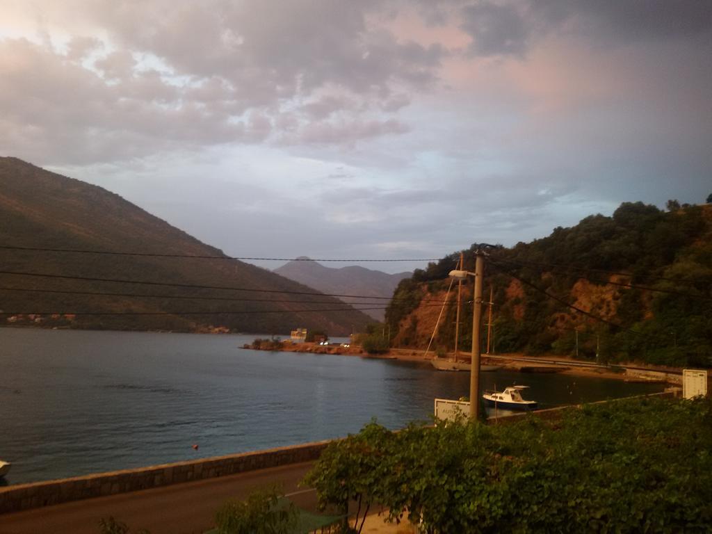Apartmani Ivana Tivat Exterior photo